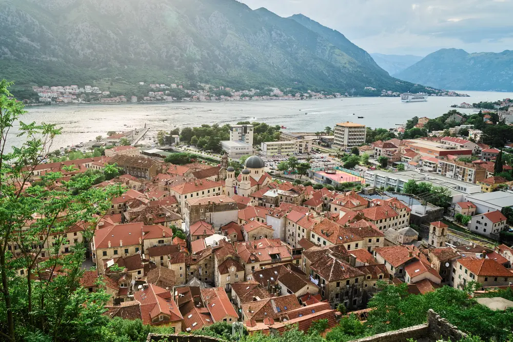 2026-06-11_kotor_old-town-from-above_dsc05686.jpg