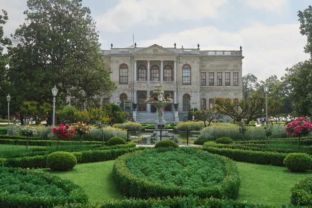 2026-06-06_istanbul_dolmabahce-palace-garden_dsc02654.jpg