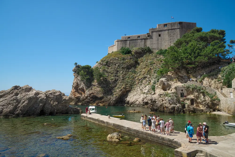2026-06-10_dubrovnik_clifftop-fortress-from-cove_dsc05117.jpg