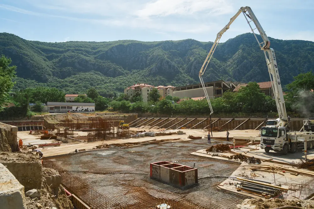 2026-06-11_kotor_construction-site-pump_dsc05633.jpg