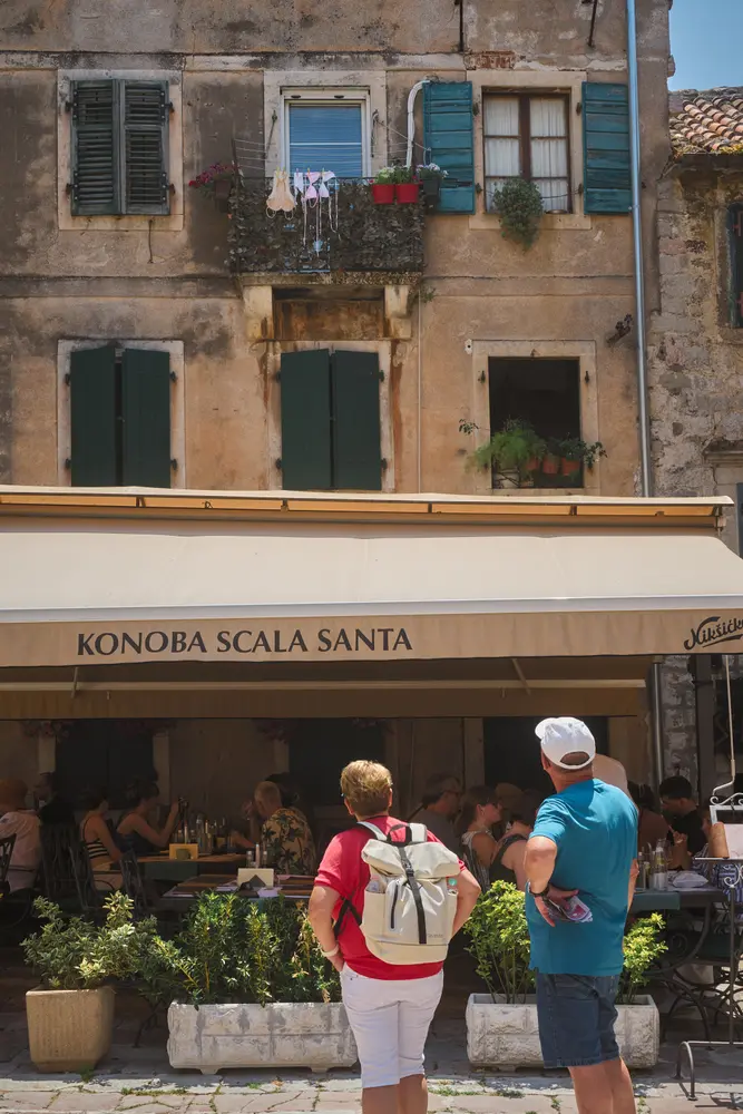 2026-06-11_kotor_old-town-cafe-facade_dsc05455.jpg