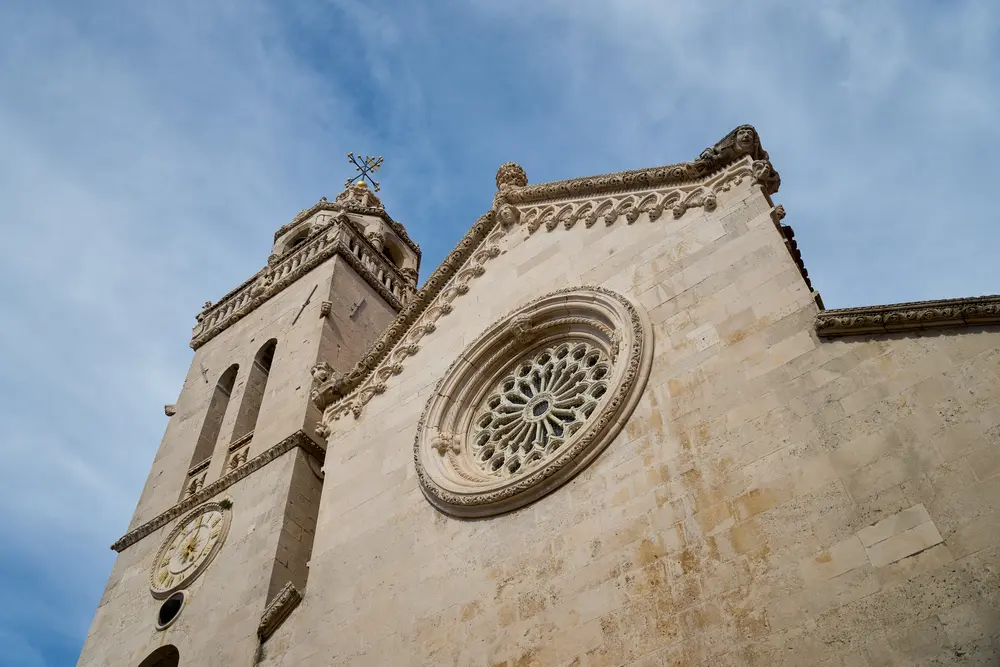 2026-06-13_korcula_rose-window-and-belfry_dsc06600.jpg