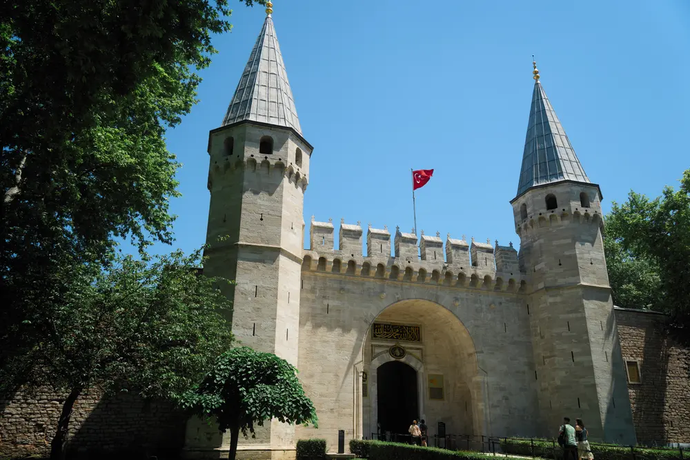 2026-06-07_istanbul_topkapi-gate-of-salutation_dsc03775.jpg
