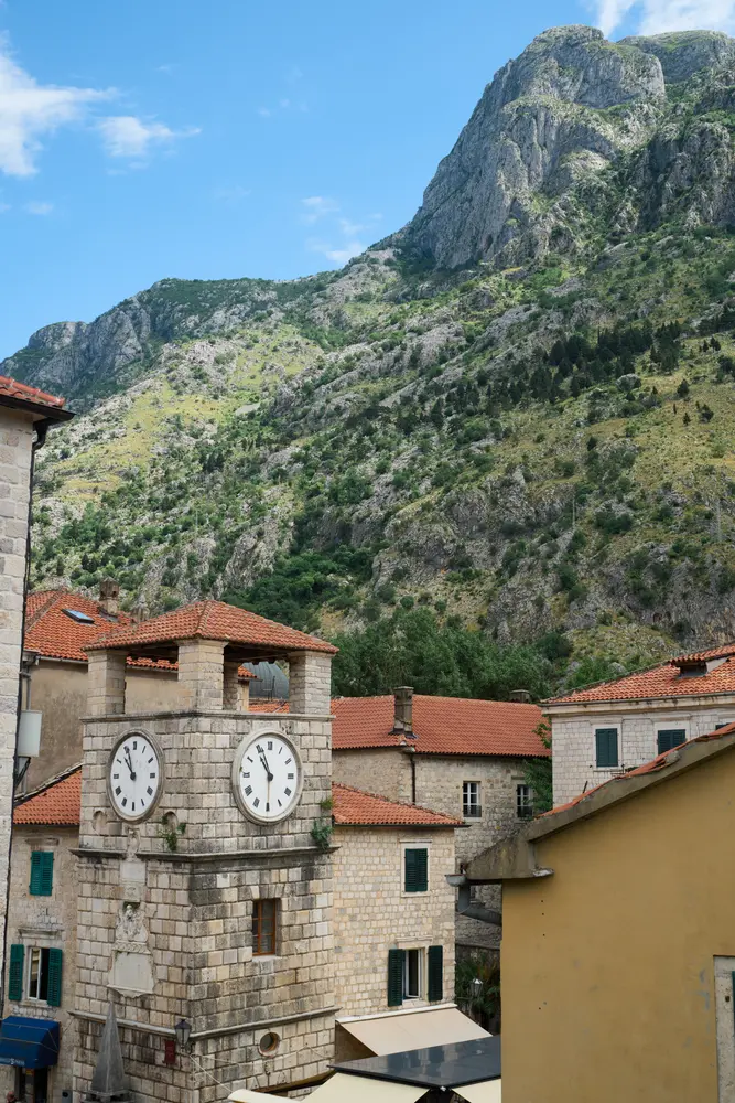 2026-06-12_kotor_clock-tower-mountain_dsc05942.jpg