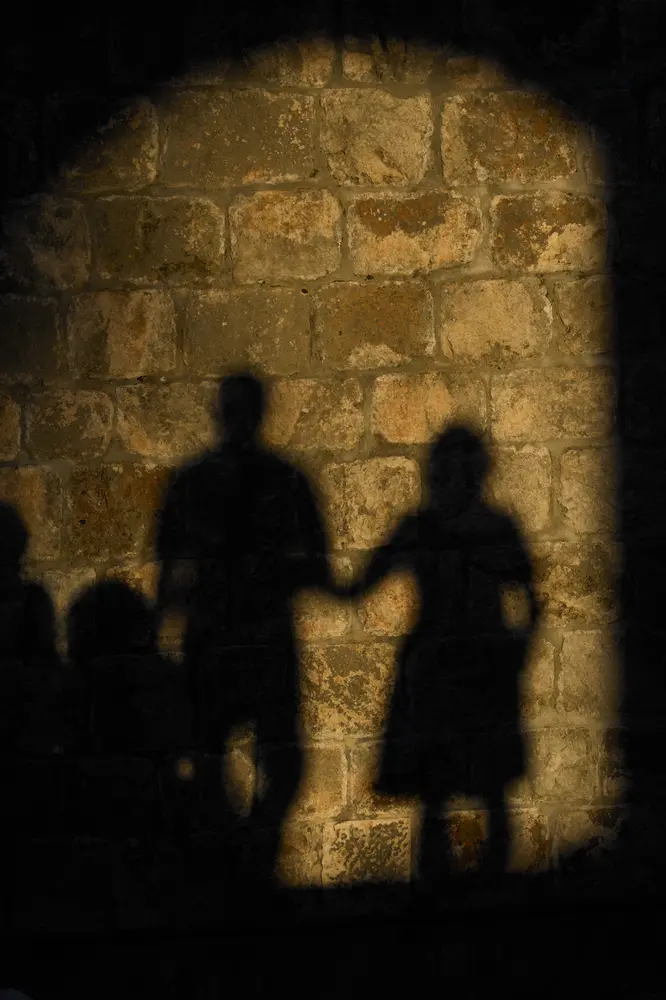 2026-06-15_dubrovnik_shadows-on-stone-wall_dsc07862.jpg