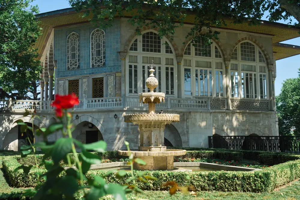 2026-06-07_istanbul_topkapi-kiosk-fountain_dsc03758.jpg
