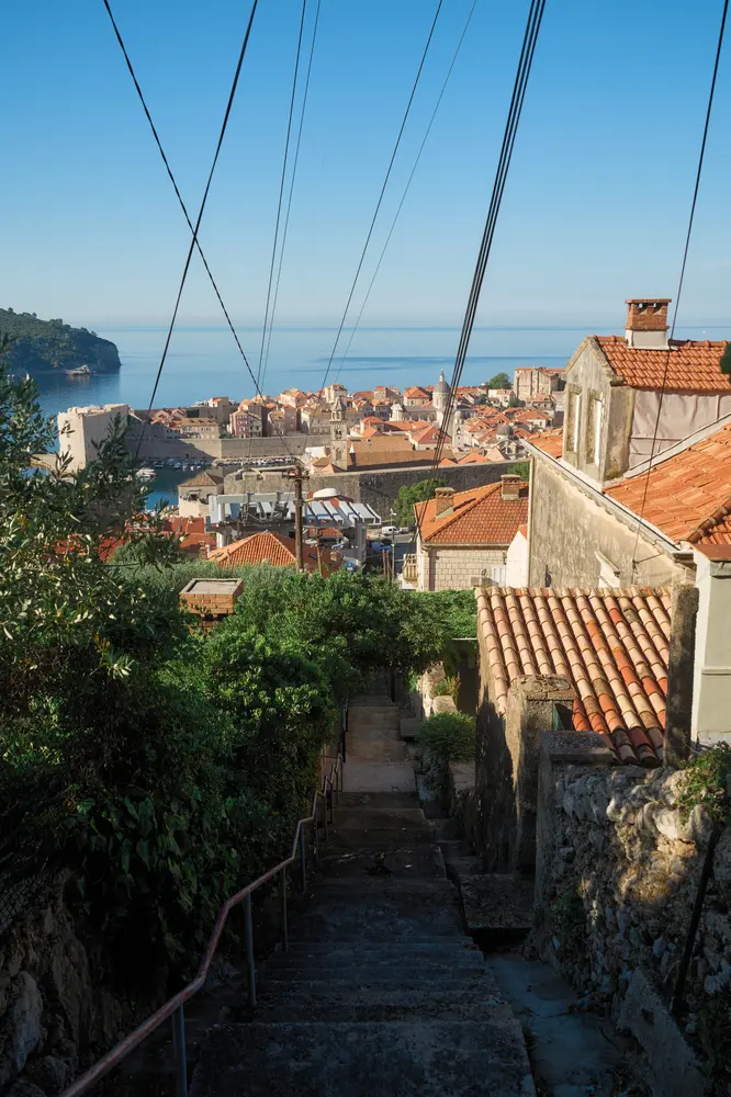 2026-06-10_dubrovnik_stone-stairway-to-sea_dsc04813.jpg