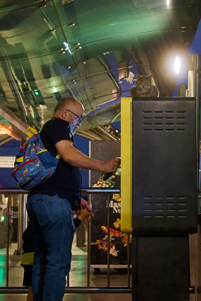2026-06-07_istanbul_ticket-machine-at-station_dsc04250.jpg