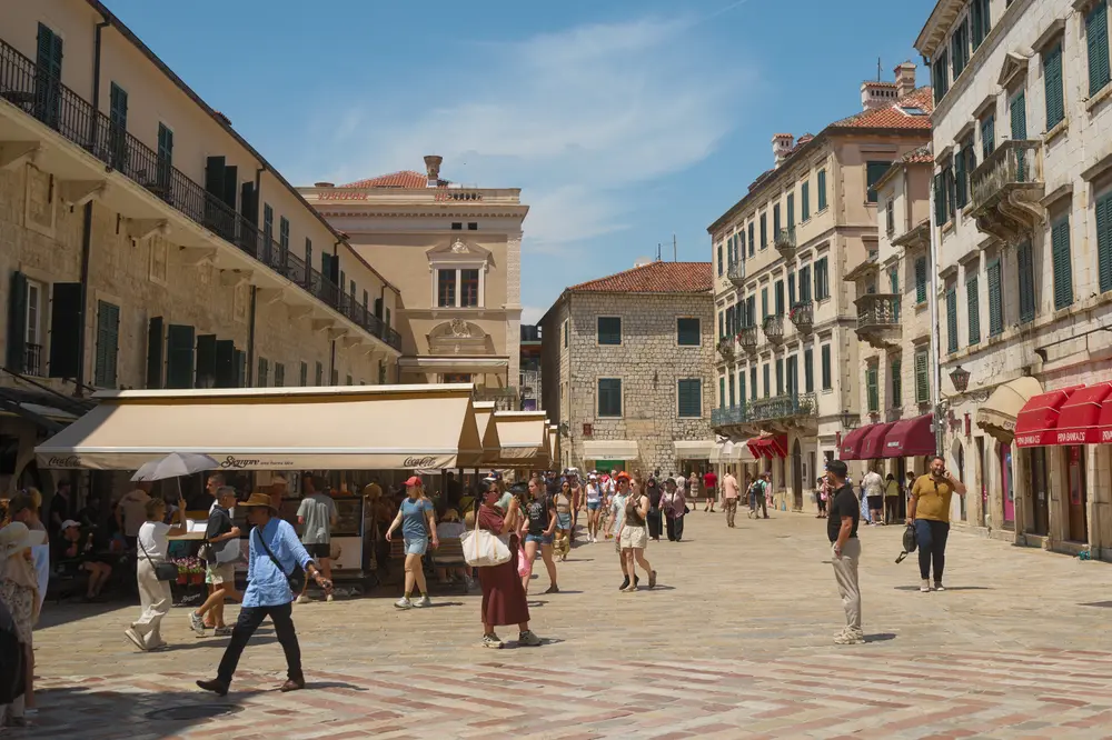 2026-06-11_kotor_old-town-main-street_dsc05525.jpg