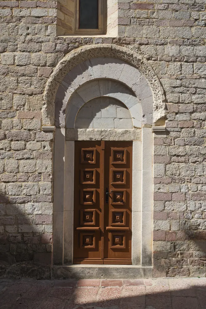 2026-06-12_kotor_carved-church-doorway_dsc06133.jpg