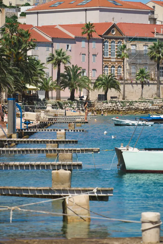 2026-06-14_korcula_waterfront-jetty-boats_dsc07018.jpg