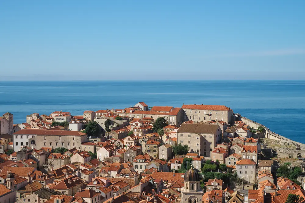 2026-06-10_dubrovnik_old-town-rooftops-sea_dsc04938.jpg