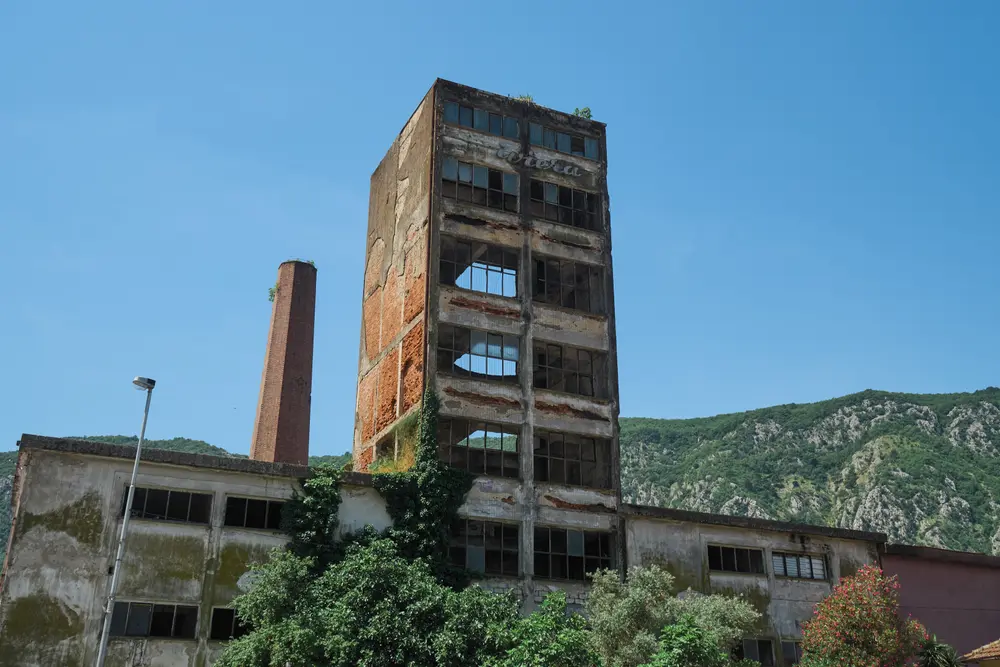 2026-06-11_kotor_derelict-factory-tower_dsc05400.jpg