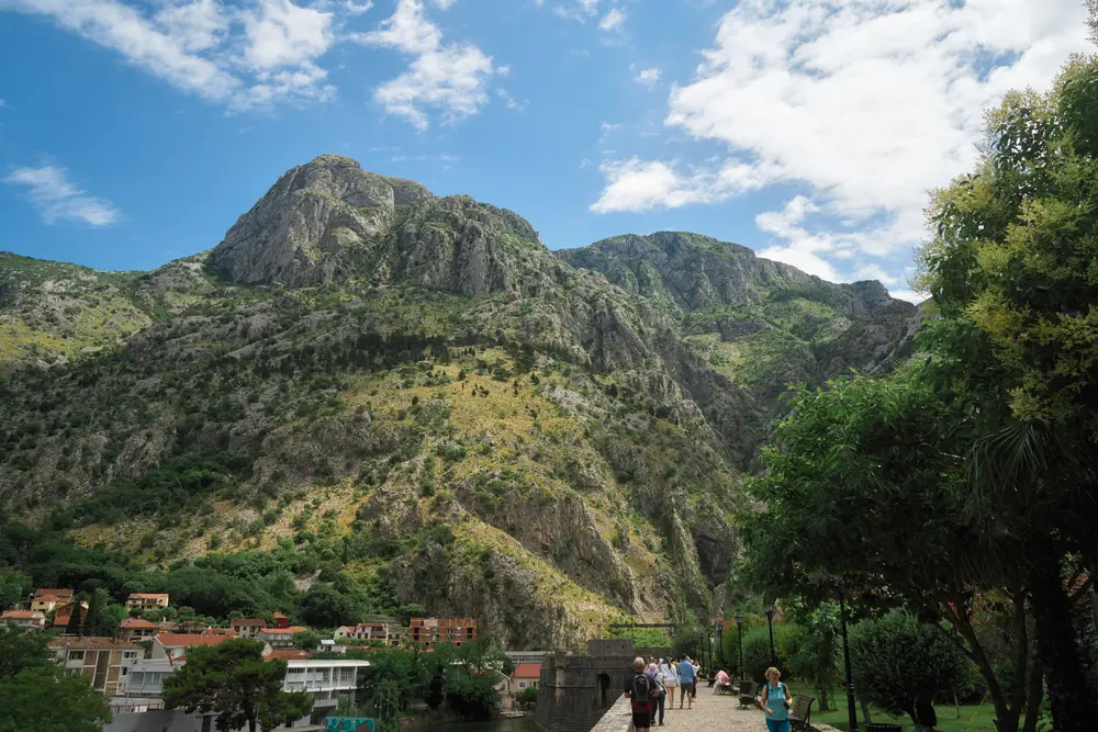 2026-06-12_kotor_mountain-over-town_dsc05959.jpg