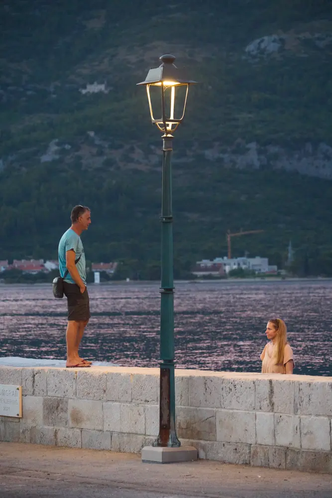 2026-06-14_korcula_seafront-wall-at-dusk_dsc07434.jpg