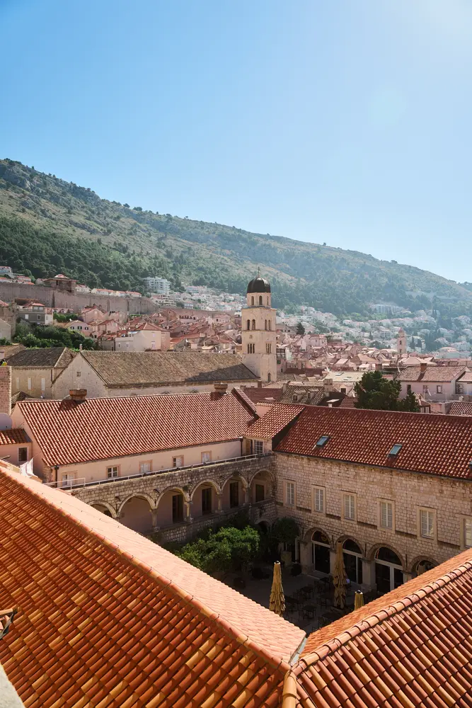 2026-06-10_dubrovnik_cloister-garden-from-above_dsc04988.jpg