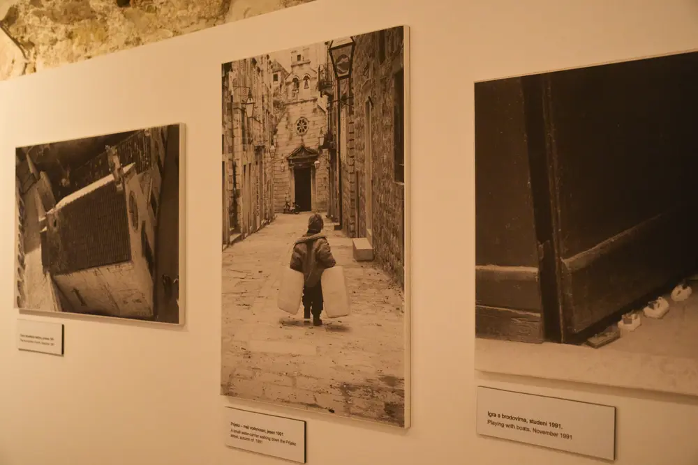 2026-06-15_dubrovnik_photo-exhibition-wall_dsc07611.jpg