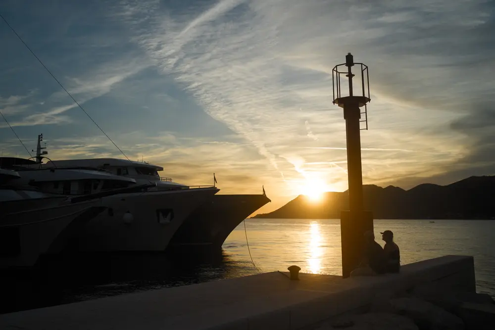 2026-06-14_korcula_harbour-sunset-silhouette_dsc07265.jpg