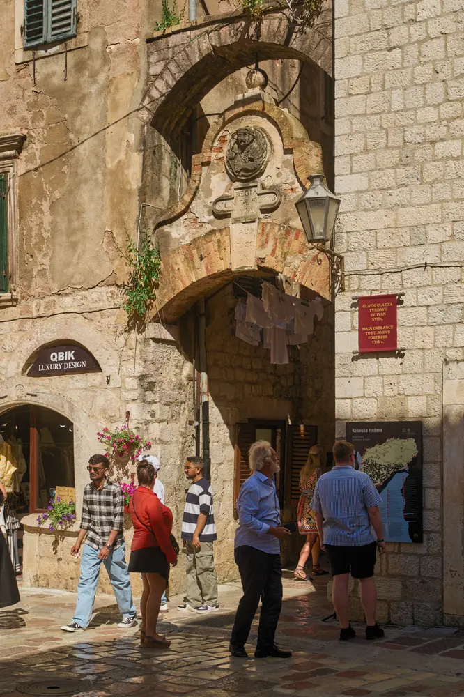 2026-06-12_kotor_ornate-town-gate_dsc06134.jpg