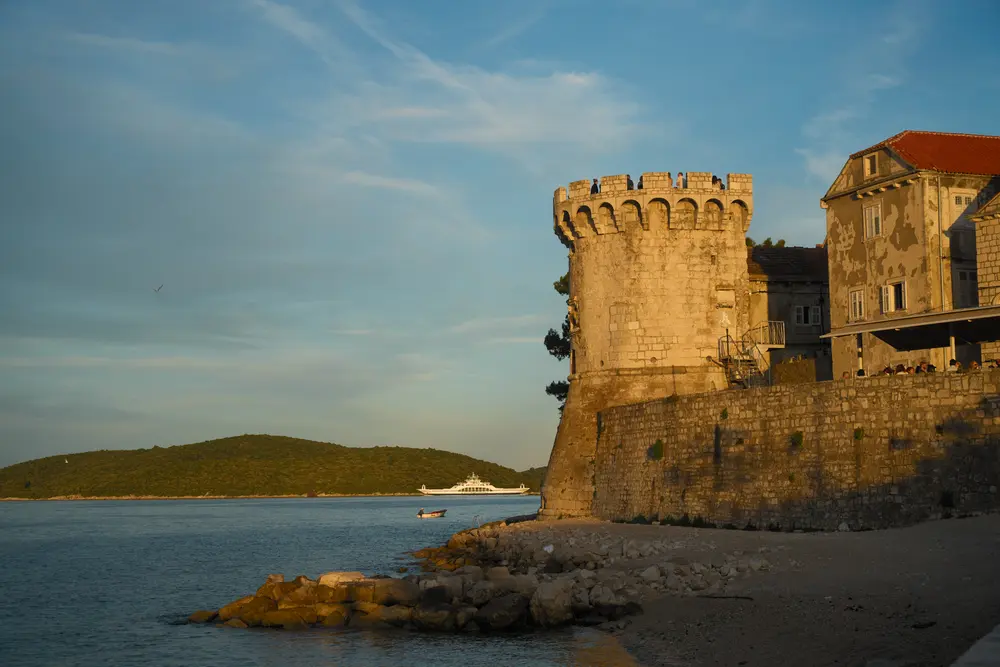 2026-06-14_korcula_sea-tower-golden-hour_dsc07226.jpg