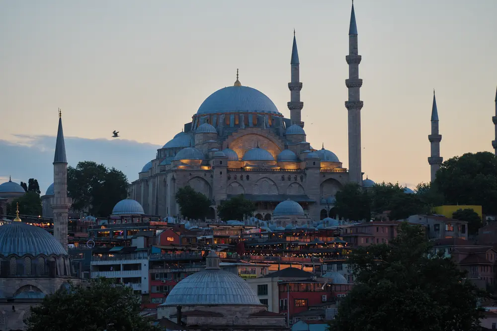 2026-06-07_istanbul_suleymaniye-mosque-at-dusk_dsc04137.jpg