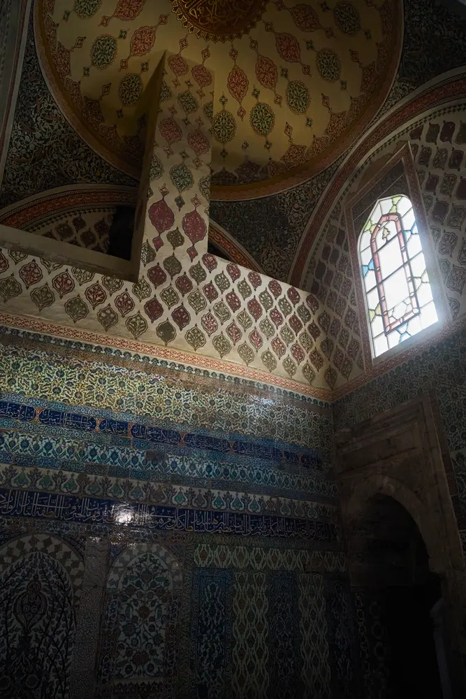 2026-06-07_istanbul_tiled-domed-chamber_dsc03709.jpg