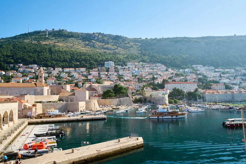 2026-06-10_dubrovnik_harbour-and-hillside-town_dsc04840.jpg