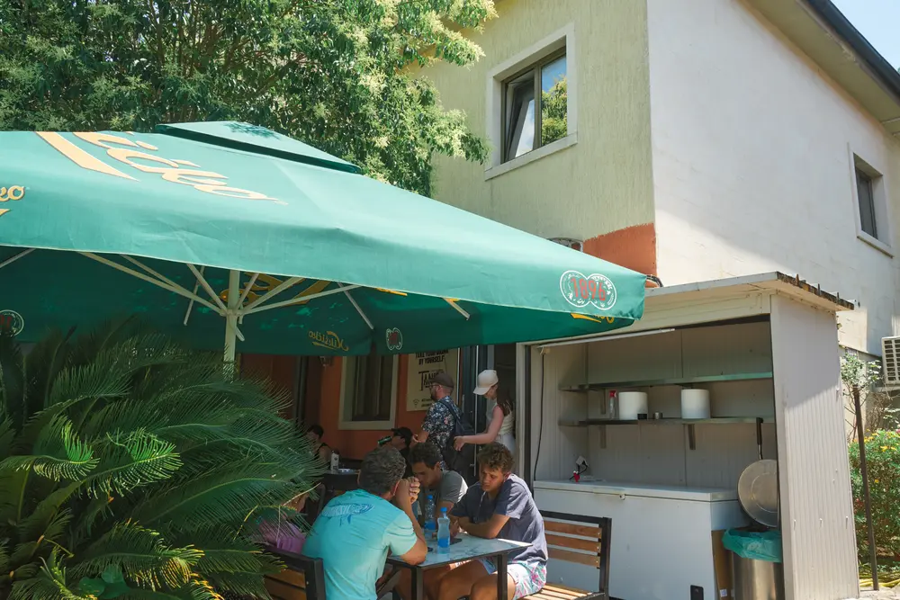 2026-06-11_kotor_shaded-cafe-terrace_dsc05425.jpg