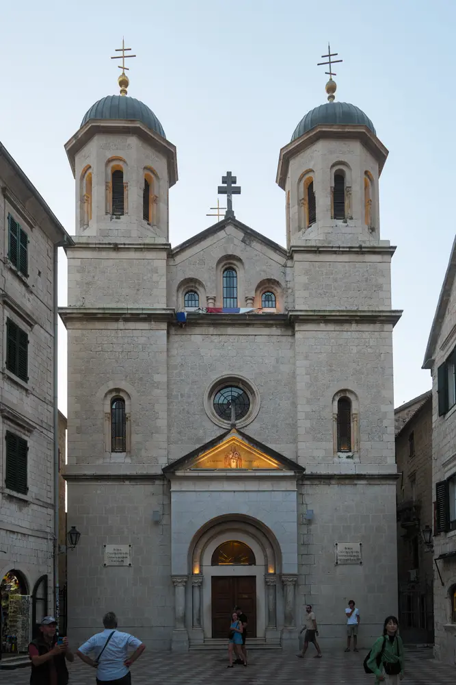 2026-06-12_kotor_twin-towered-church-facade_dsc06449.jpg