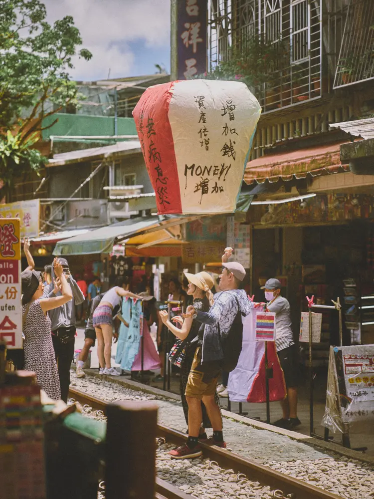 2023-06-27_jiufen_market-street_dsc06270.jpg