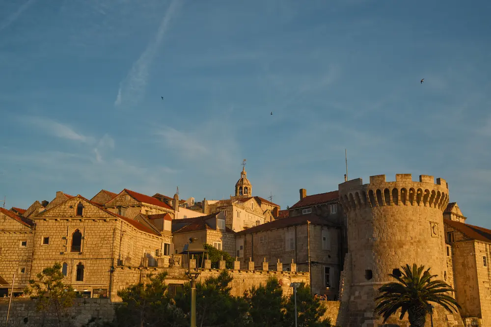 2026-06-14_korcula_town-walls-golden-hour_dsc07253.jpg