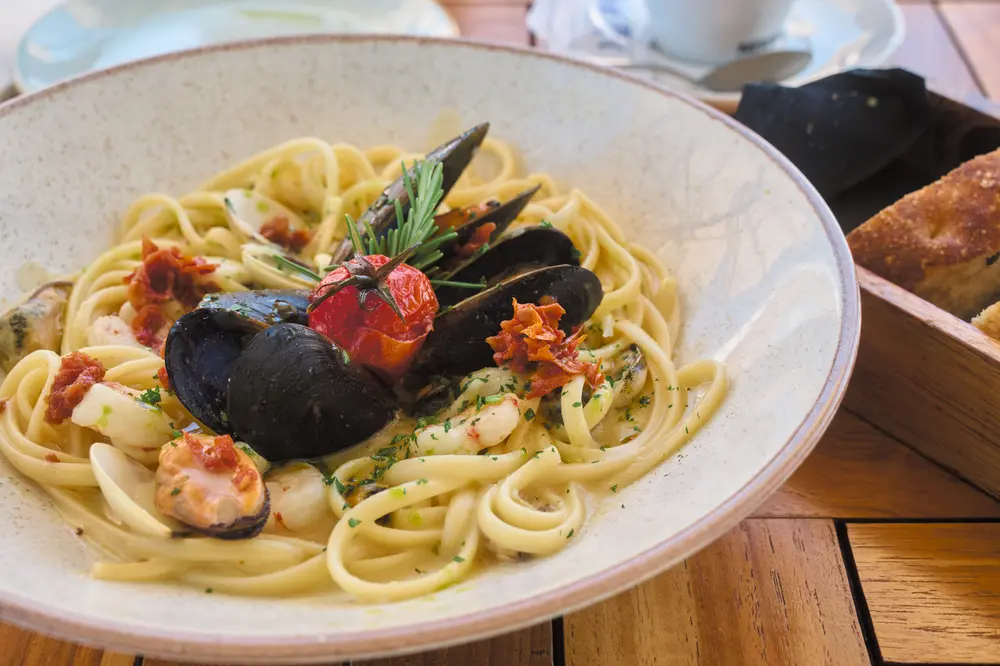 2026-06-10_dubrovnik_seafood-pasta-plate_dsc05176.jpg