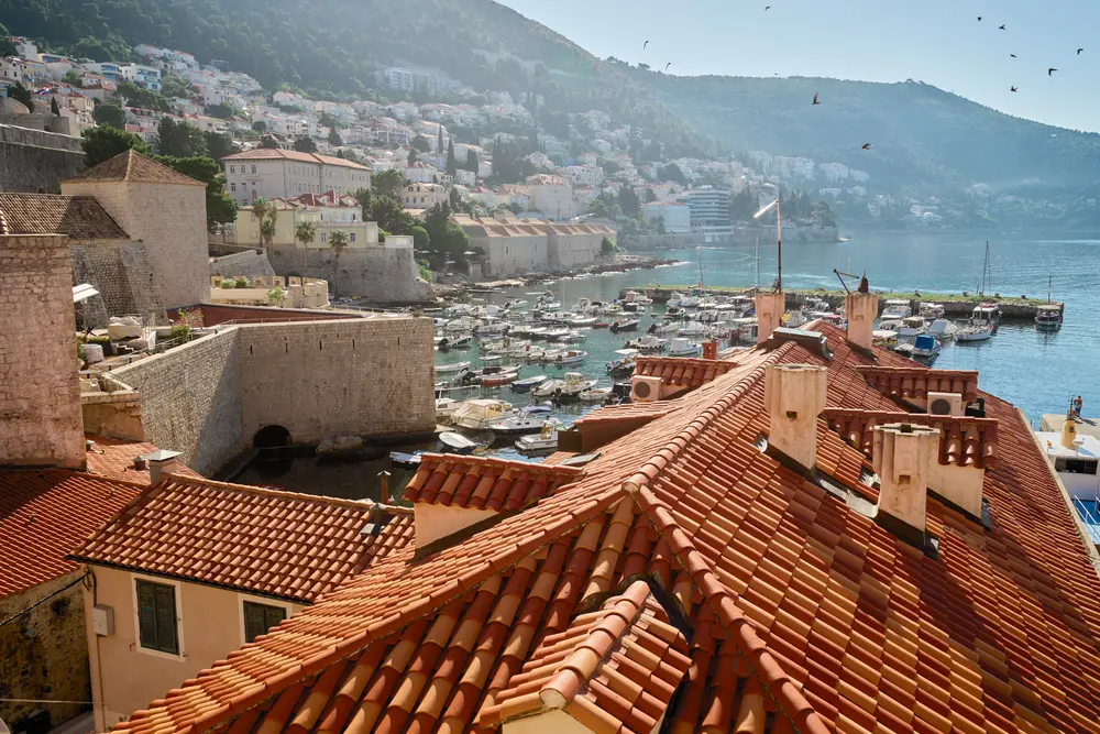 2026-06-10_dubrovnik_terracotta-roofs-over-harbour_dsc04865.jpg