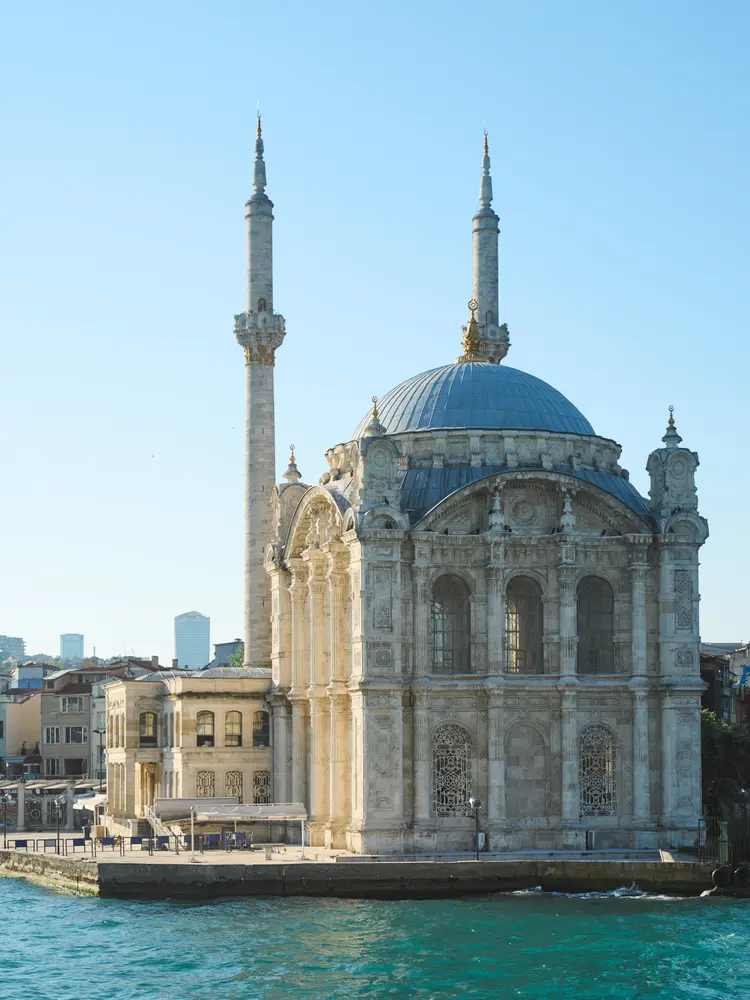 2026-06-06_istanbul_ortakoy-mosque-waterfront_dsc03316.jpg
