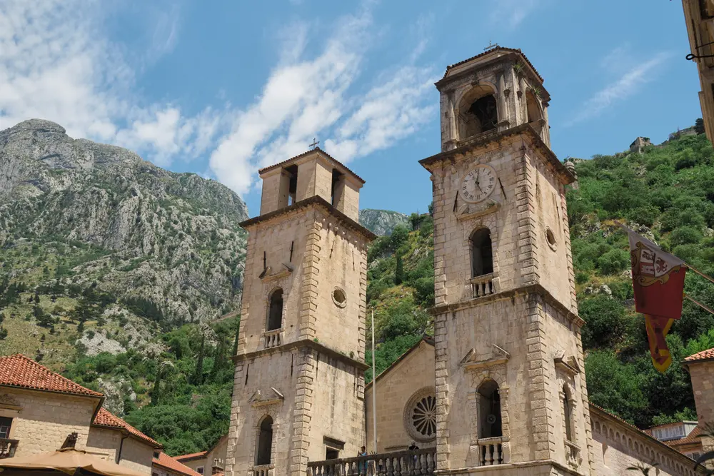 2026-06-11_kotor_cathedral-twin-towers_dsc05512.jpg
